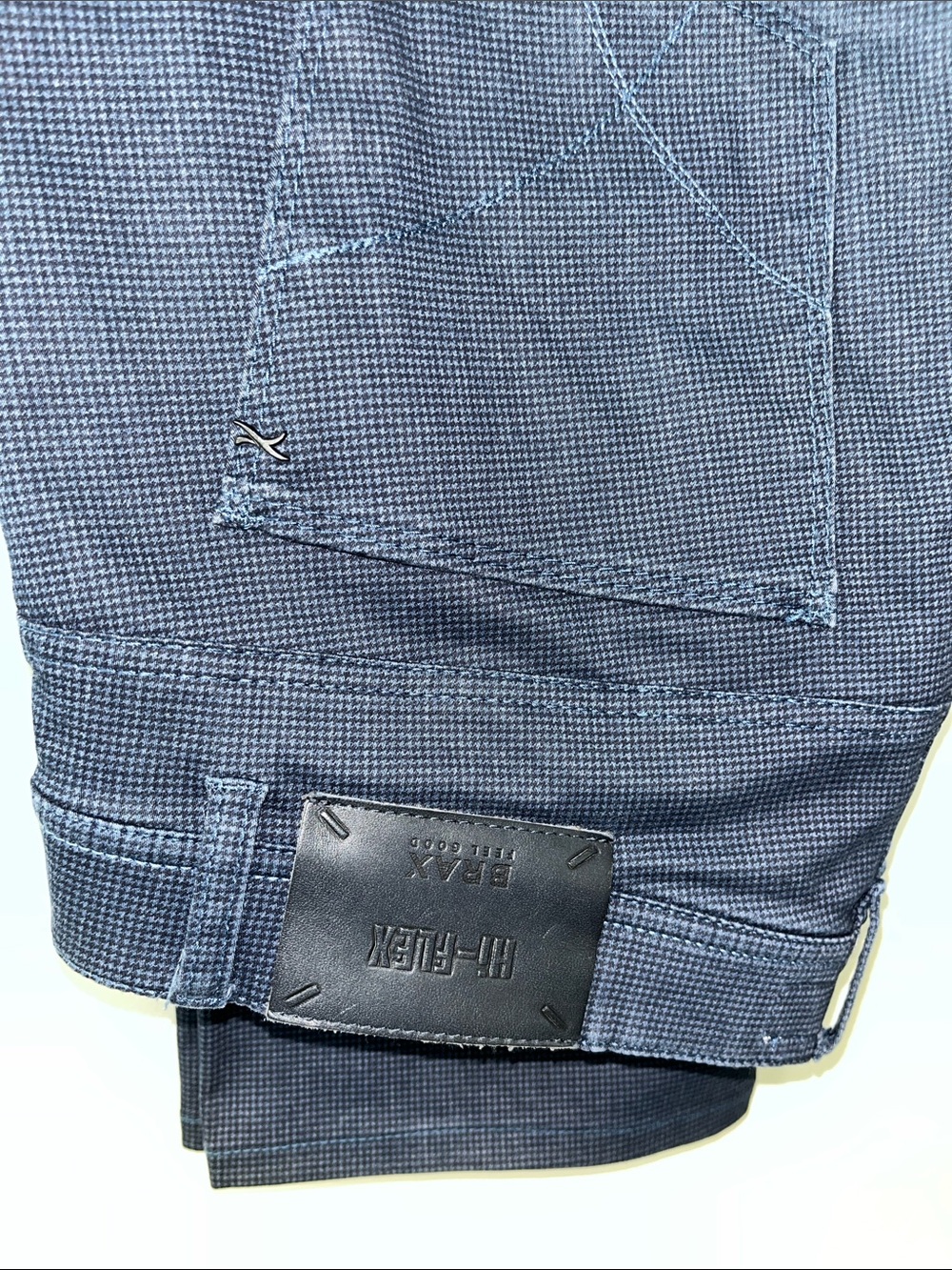 Brax Men's Straight Jeans in Navy Blue - Size 36W x 31.5 Inseam. Excellent Used
